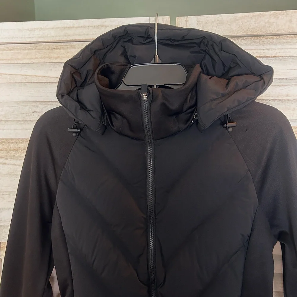 Athleta Inlet Jacket Quilted Down with Hood. Size Small - Picture 4 of 13